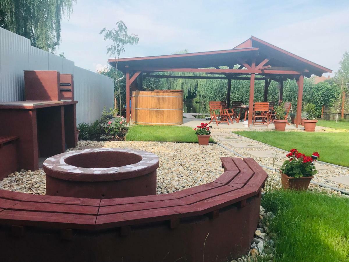 Vadszőlő Apartmanház Gyomaendrőd Esterno foto
